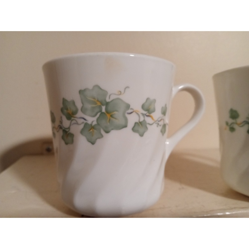 Corning Corelle Callaway Ivy Mugs Set of 2 White Green Leaf Swirl Vitrelle USA